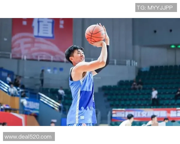 福建队邹阳在比赛中表现出色创下个人得分新高引发球迷热议 福建队邹阳在比赛中表现出色创下个人得分新高引发球迷热议