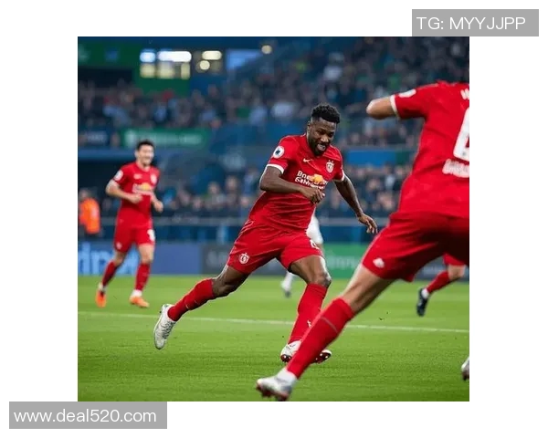 奥格斯堡连胜德甲保级前景大好,球迷欢呼雀跃 奥格斯堡连胜德甲保级前景大好,球迷欢呼雀跃