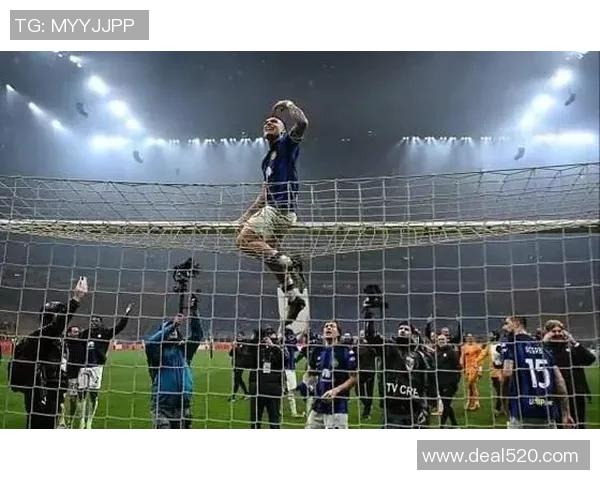 国米主帅回应队内不满传闻:球队团结一致,目标坚决赢得意甲冠军 国米主帅回应队内不满传闻:球队团结一致,目标坚决赢得意甲冠军